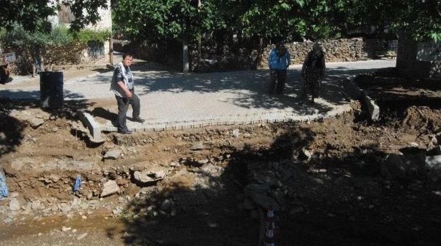 &Ouml;demiş G&ouml;lc&uuml;k'te İncilipınarlılar K&ouml;pr&uuml; Bekliyor