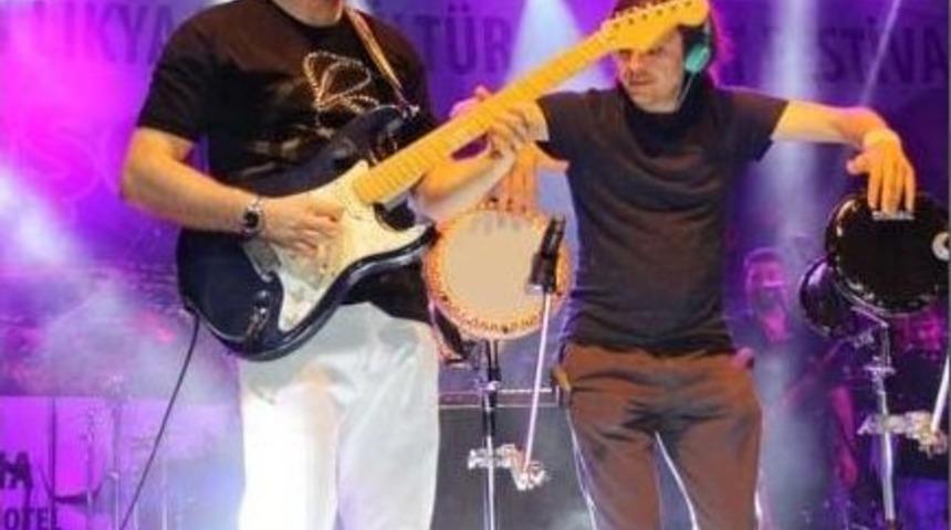 Antalyalılar Mustafa Ceceli İle Coştu