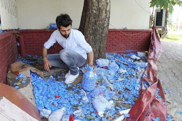 Hırsızlar, Sakatlar Derneğinin Mavi Kapaklarını Çaldı