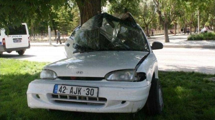 Haber D&ouml;n&uuml;ş&uuml; Kaza Yapan Gazeteci Yaralandı