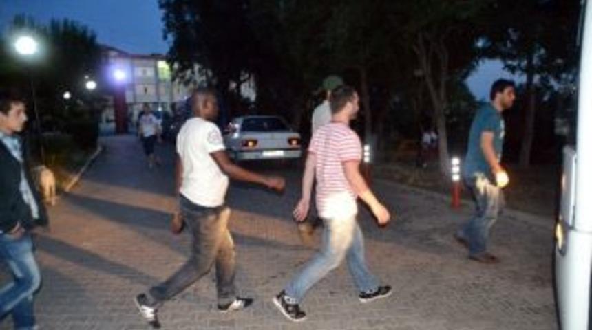 Seferihisar Doğanbey'de 36 M&uuml;lteci Yakalandı