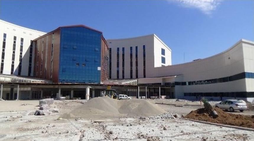 Kars&rsquo;a Modern Devlet Hastanesi