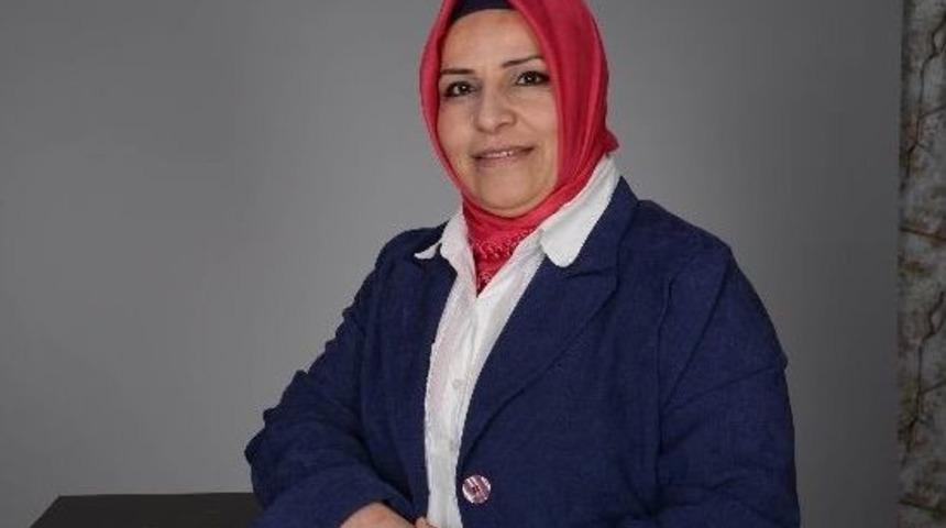 Muhtarlık Maaşını Karne Alan &Ouml;ğrencilere Harcadı