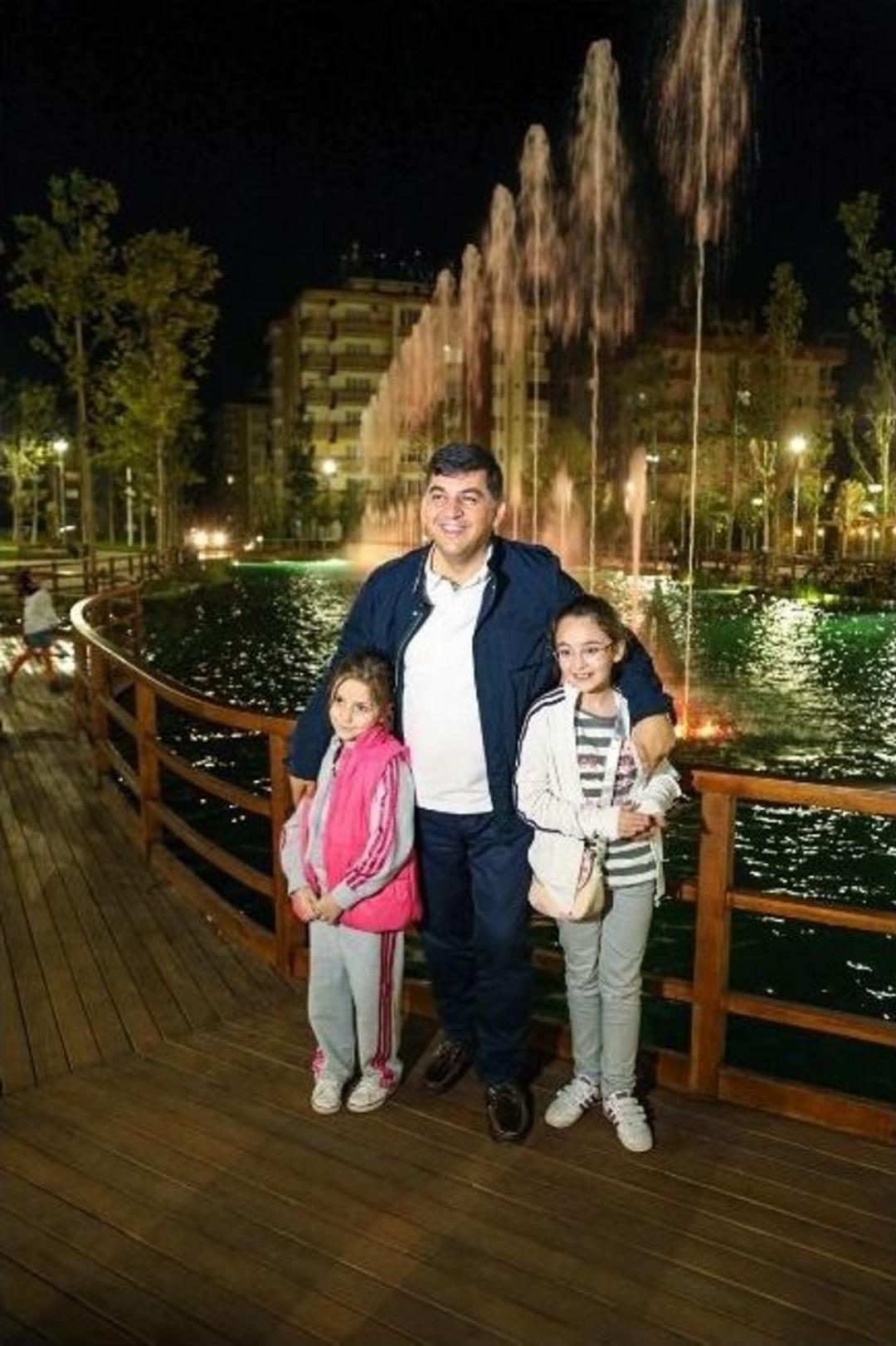 Şehitkamil Meydanı Ve Korusundan G&ouml;rsel Şov