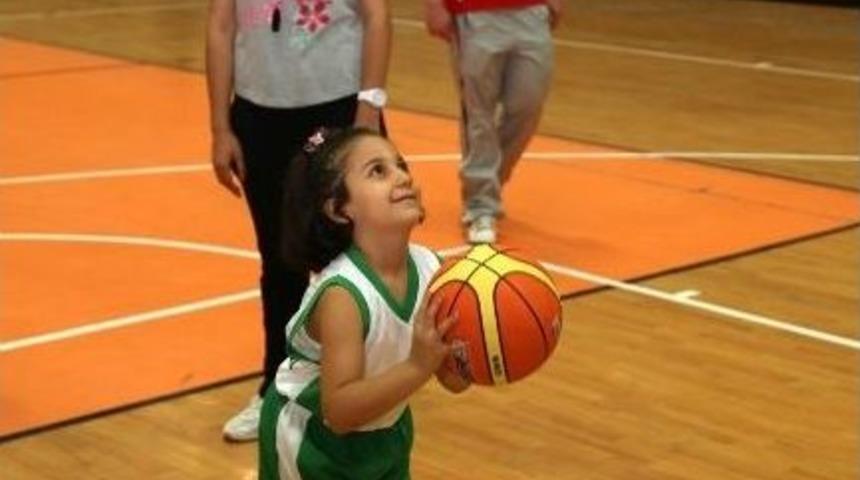 Şehitkamil Belediyesi Yaz Spor Okulları Start Aldı