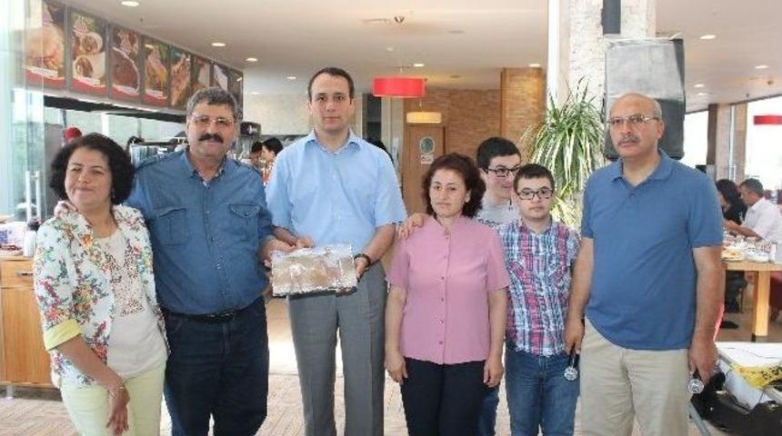 Yılın Babası Engelleri Kızı İle Birlikte Aştı