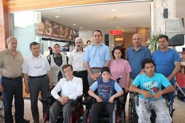 Yılın Babası Engelleri Kızı İle Birlikte Aştı 3