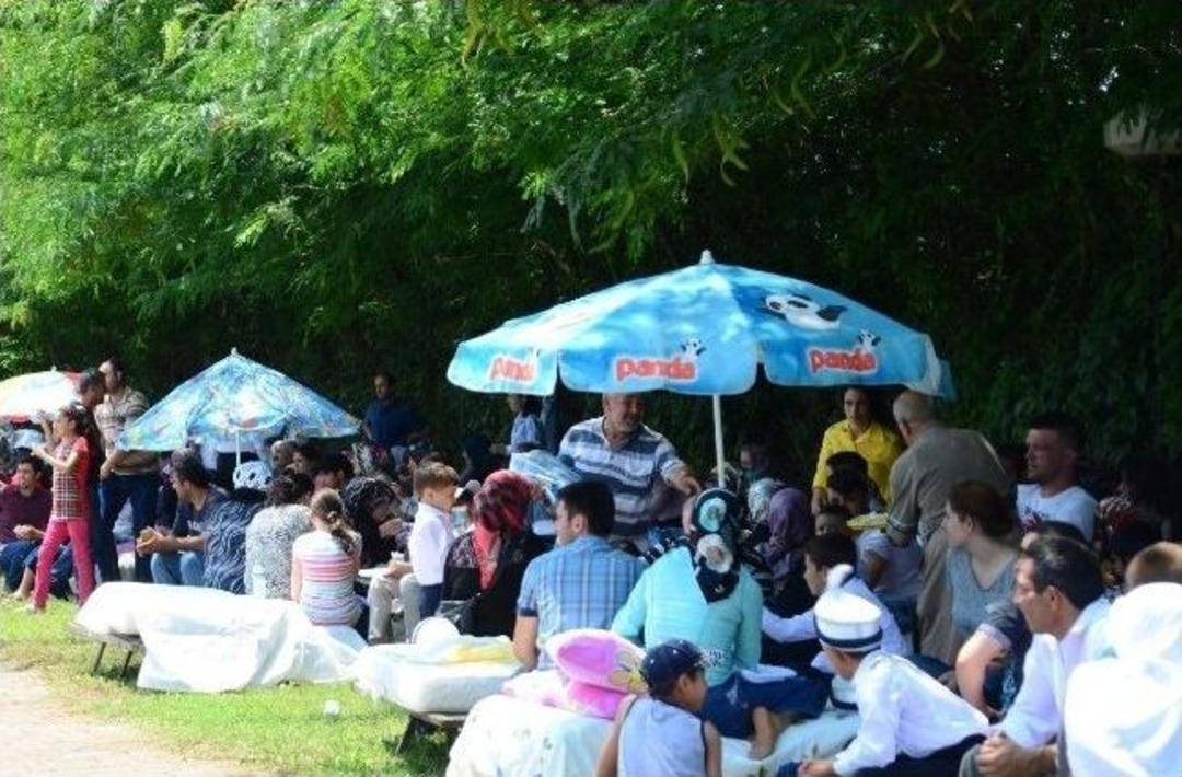 Buttim Bah&ccedil;esinde S&uuml;nnet Ş&ouml;leni