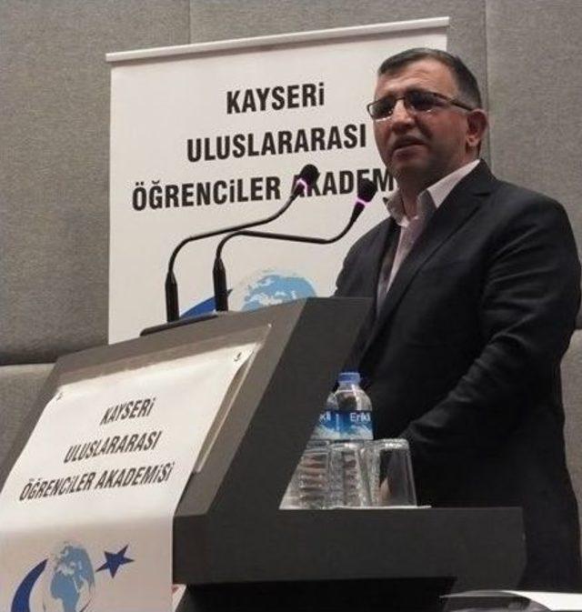 Kto Başkanı Hi&ccedil;yılmaz, Uluslararası &Ouml;ğrenciler Akademisi nde Konuştu 1