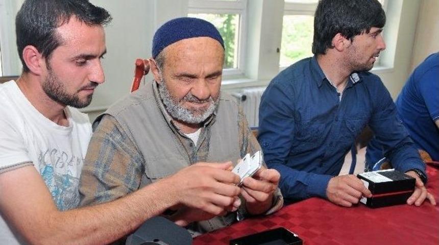 G&uuml;m&uuml;şhane&rsquo;de 28 G&ouml;ren G&ouml;z Cihazı T&ouml;renle Dağıtıldı