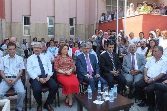 Yeşilyurt Halk Eğitim Merkezi Yıl Sonu Sergisini Açtı