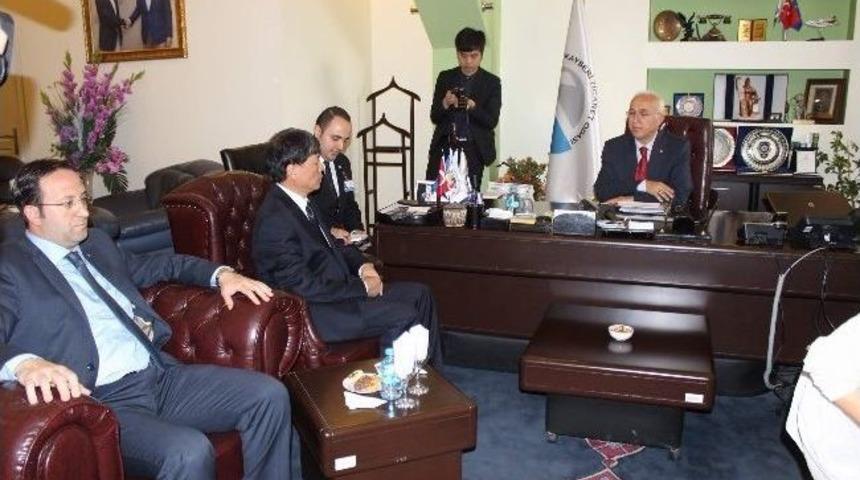 Vietnam Heyetinden Kayseri Ticaret Odası'na Ziyaret