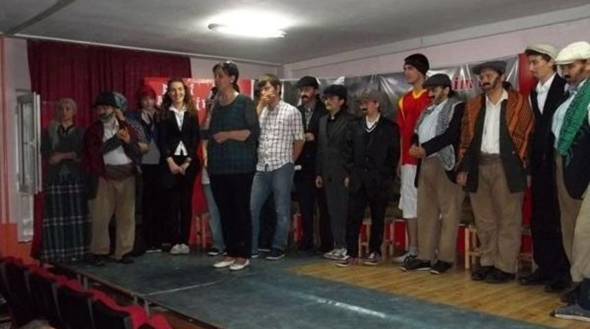 Saltukova &Ccedil;pl&rsquo;den Tiyatro G&ouml;sterisi