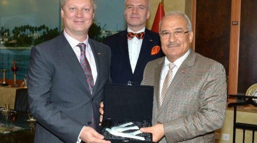 Estonya B&uuml;y&uuml;kel&ccedil;isi Haljas&rsquo;tan Başkan Kocamaz&rsquo;a Ziyaret