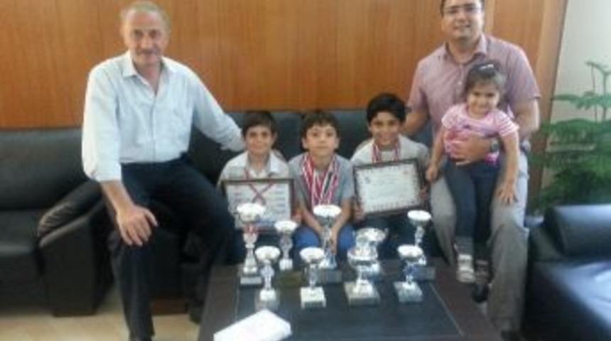 Didimli Başarılı Satran&ccedil;&ccedil;ılardan Başkan Atabay'a Ziyaret