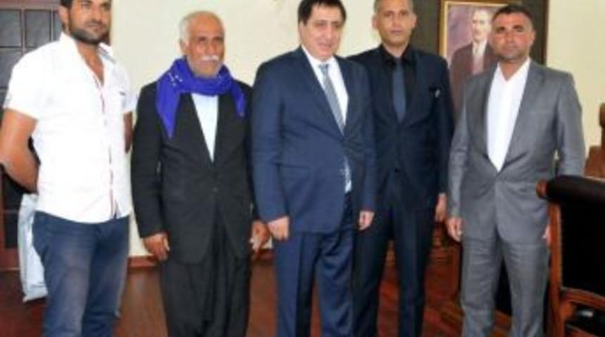 Şivan Perver&rsquo;in Kardeşleri, Vali K&uuml;&ccedil;&uuml;k&rsquo;&uuml; Ziyaret Etti