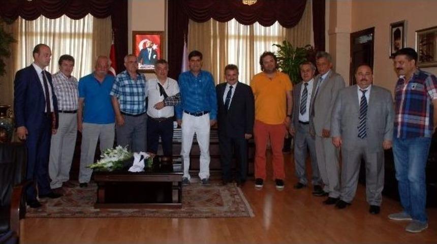 Aydınspor 1923, Esnafın Kapısını &Ccedil;aldı