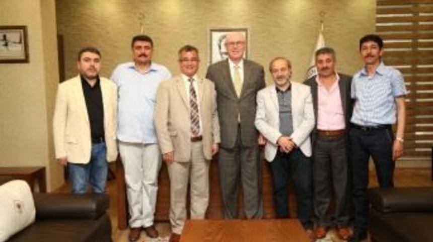 Berberler Ve Kuaf&ouml;rlerden Başkan Kurt&rsquo;a Ziyaret