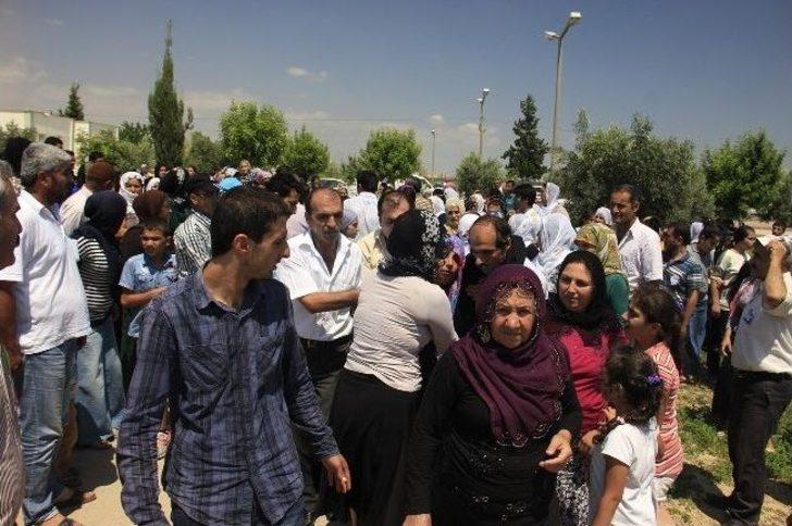 Gösteride Ölen Çocuk Toprağa Verildi G3