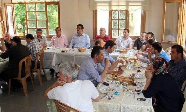 Bozkurt Belediye Başkanı İlçedeki Esnaflarla Kahvaltıda Buluşuyor.