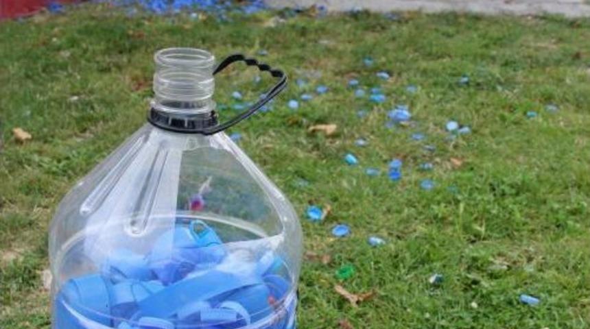 Engelliler I&ccedil;in Toplanan Mavi Kapakları &Ccedil;aldılar