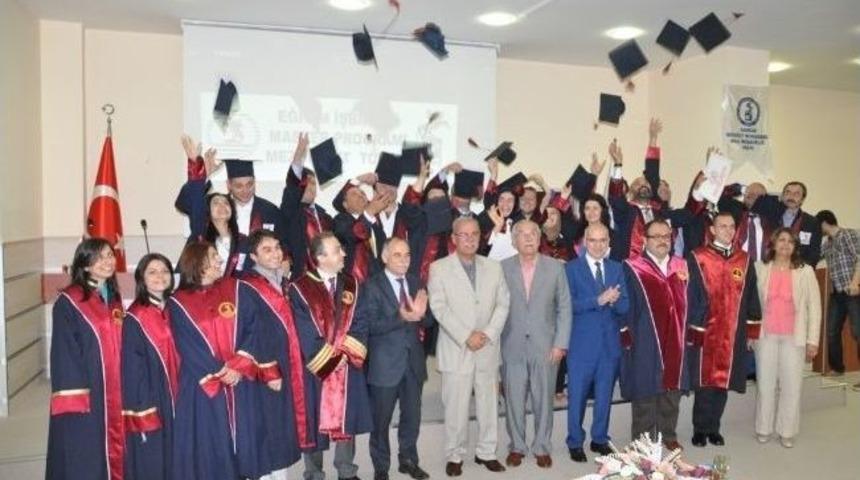 Om&uuml; İşletme Y&uuml;ksek Lisans Programı İlk D&ouml;nem Mezunlarını Verdi