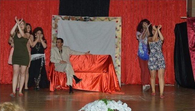 "sahte Cennet" &Ccedil;iğli&rsquo;de Ayakta Alkışlandı 1