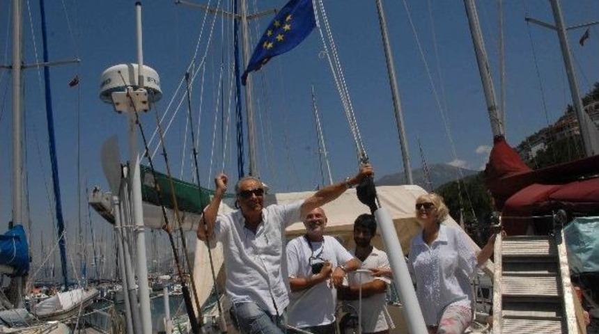 T&uuml;rkiye Kıyılarını İtalyanca Kitap Yaptı