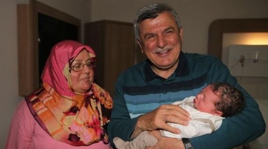 Başkan Karaosmanoğlu'nun 12. Torunu D&uuml;nyaya Geldi