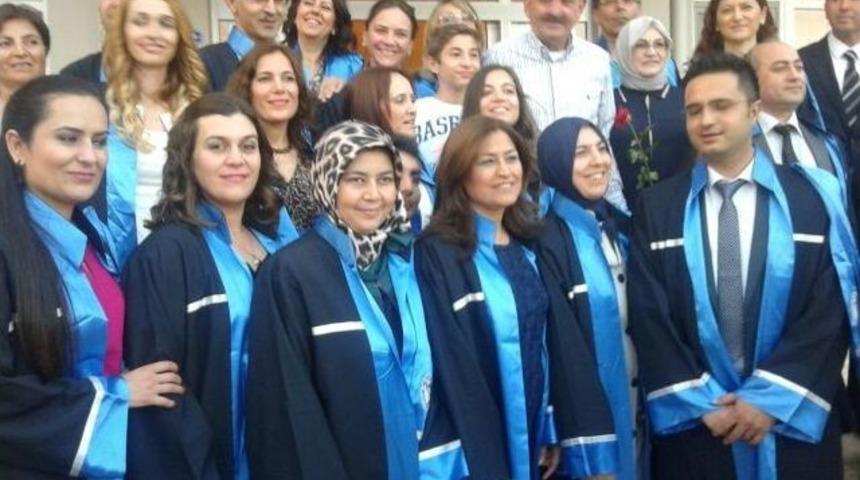 Sağlık Bakanı M&uuml;ezzinoğlu Sağlı-sen&rsquo;in Mezuniyet Sevincine Ortak Oldu