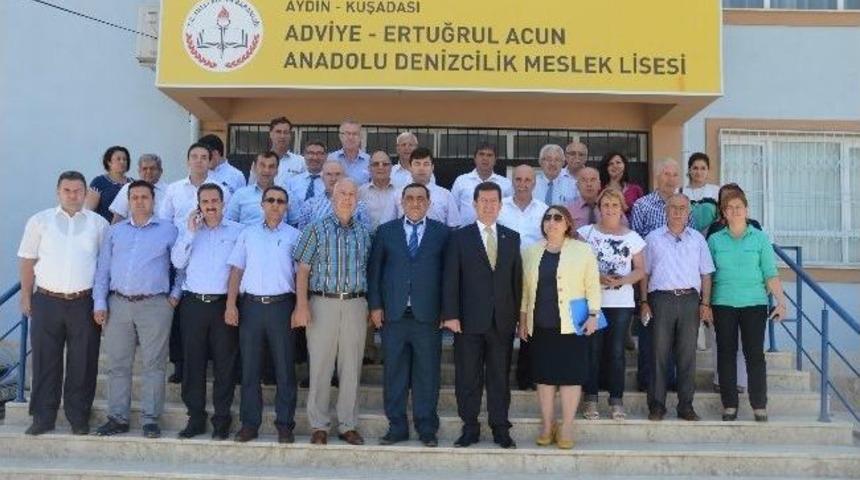 Kuşadası’nda Eğitim Ve Sorunları Toplantısı Yapıldı