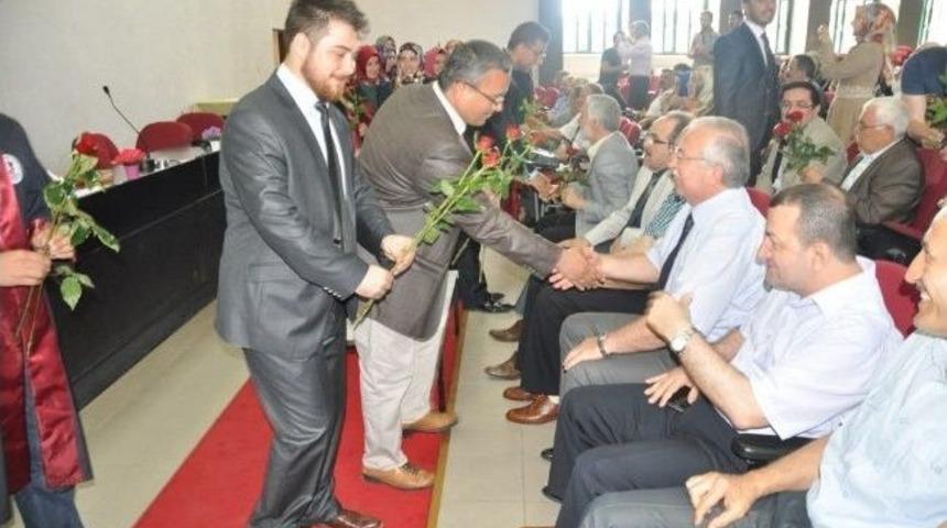 Kep Fırlatmadılar, G&uuml;l Dağıttılar