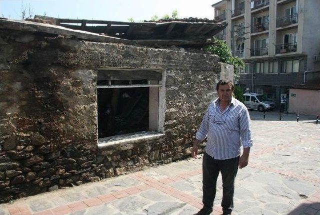 Bonzai Y&uuml;z&uuml;nden Fenalaşan Gen&ccedil;, Tedaviyi Kabul Etmedi 2