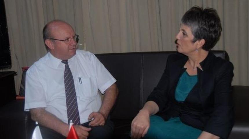 &Ccedil;&uuml; Tıp Fak&uuml;ltesi Dekanı &Ouml;zcengiz&rsquo;den &Ccedil;gc&rsquo;ye Ziyaret