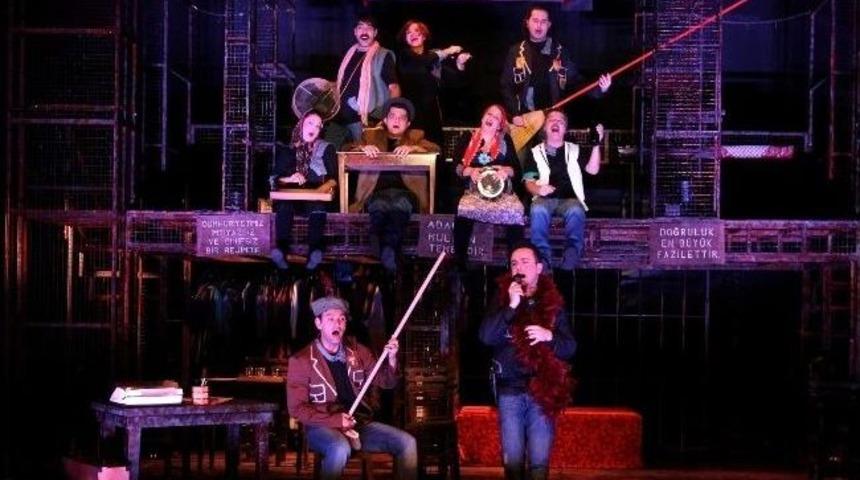 Ankara&rsquo;dan B&uuml;y&uuml;kşehir Belediyesi Şehir Tiyatroları&rsquo;na &Ouml;d&uuml;l