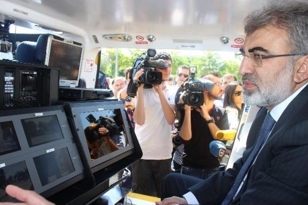 Enerji İletim Hatlarında Arızaların Ve Oluşacak Kayıpların &Ouml;nlenmesi İ&ccedil;in Helikopterle Havadan Takip Sistemine Ge&ccedil;ildi