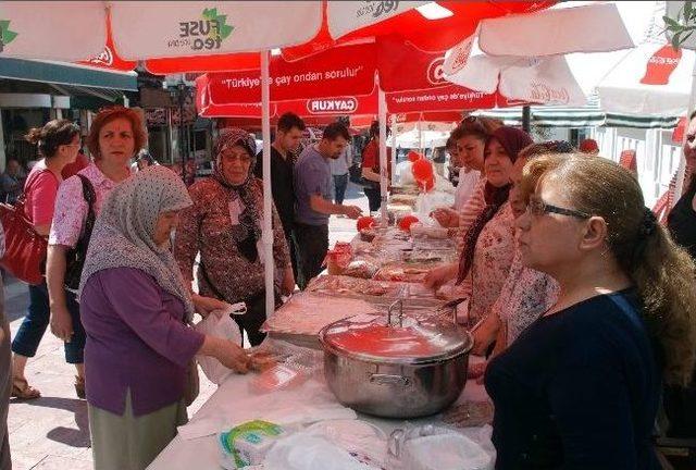 Aydın Mhp Kadın Kollarından İhtiya&ccedil; Sahipleri İ&ccedil;in Kermes 1