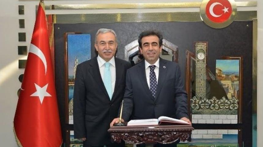 Mersin Valisi G&uuml;zeloğlu&rsquo;ndan Vali B&uuml;y&uuml;k&rsquo;e Ziyaret