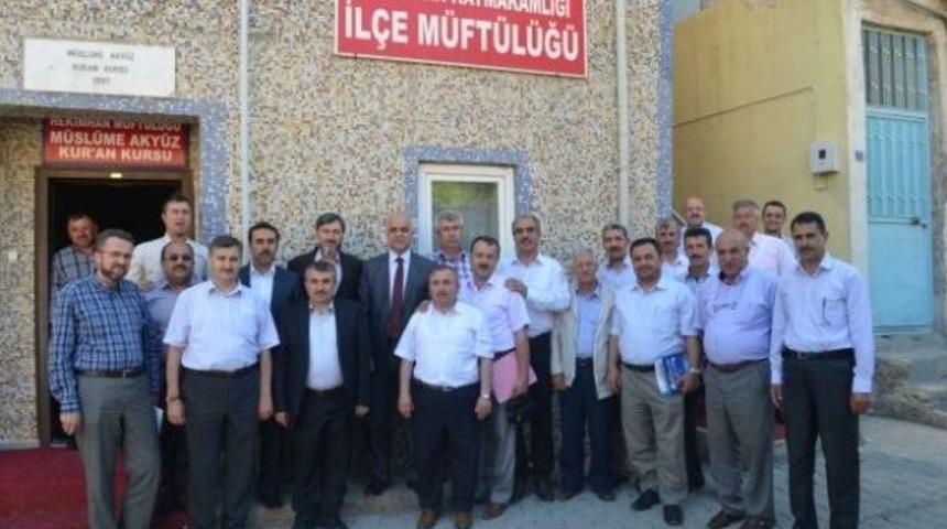 İl&ccedil;e M&uuml;ft&uuml;leri Hekhan&rsquo;da Toplandı