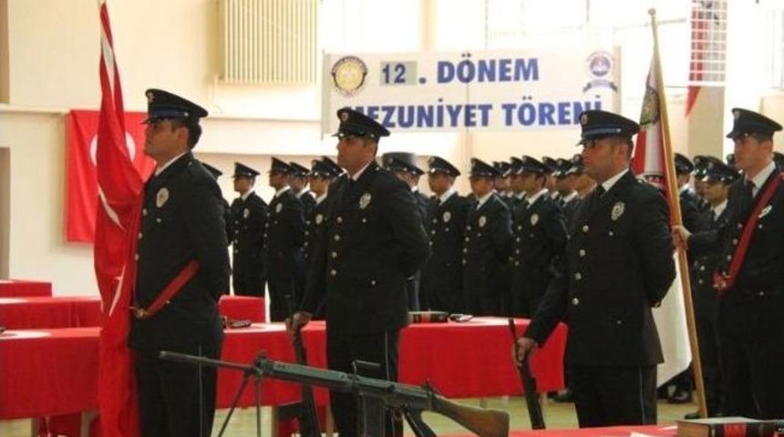 Elazığ&rsquo;da 165 &Ouml;ğrenci Yemin Ederek Polisliğe İlk Adımlarını Attı