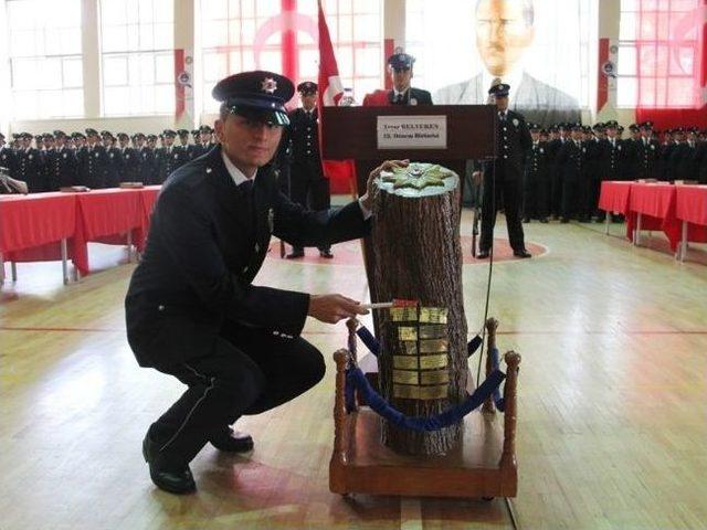 Elazığ’da 165 Öğrenci Yemin Ederek Polisliğe İlk Adımlarını Attı