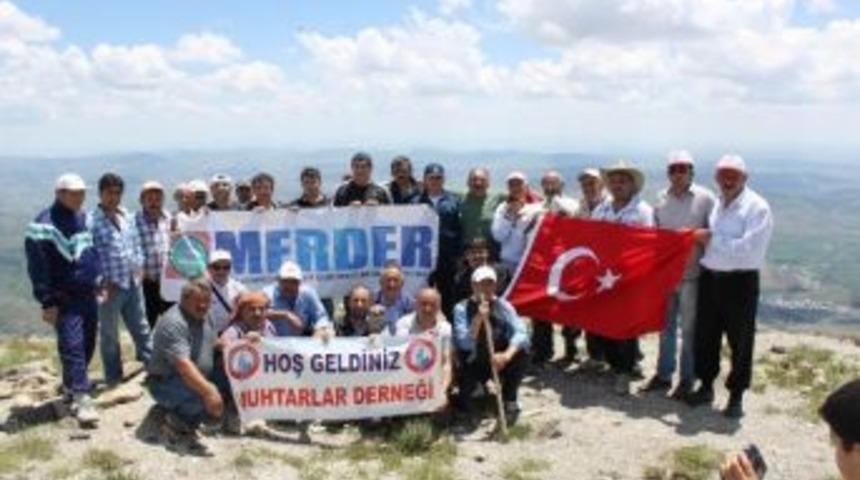 Yıldız Dağı&rsquo;na T&uuml;rk Bayrağı Diktiler