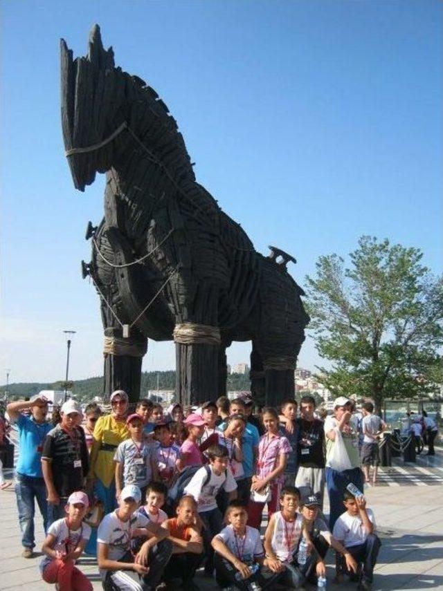 Altındağ Belediyesi&rsquo;nden &Ccedil;ocuklara Karne Hediyesi 2