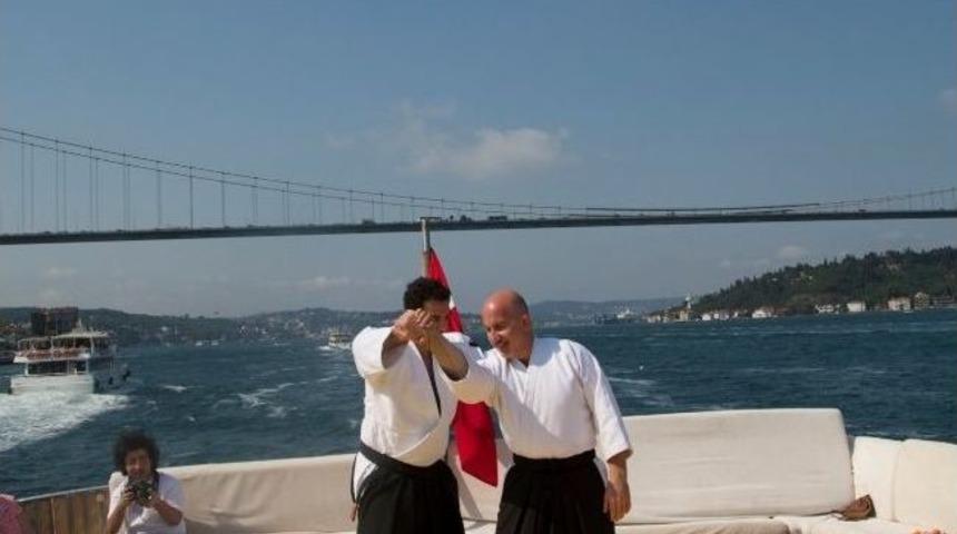 İki Kıta Arasında Aikido G&ouml;sterisi