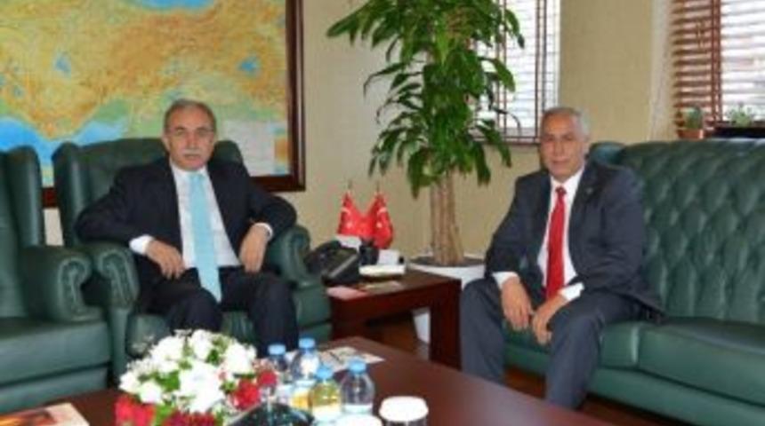 Saimbeyli Belediye Başkanı G&ouml;k&ccedil;e, Vali B&uuml;y&uuml;k&rsquo;&uuml; Makamına Ziyaret Etti