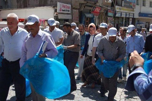 Bitlis Belediyesi’nden Çevre Temizliği Kampanyası