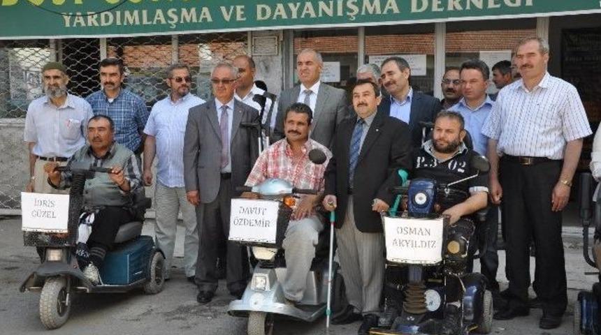 Sorgun Dost G&ouml;n&uuml;ller Derneği'nden Engellilere Ak&uuml;l&uuml; Araba