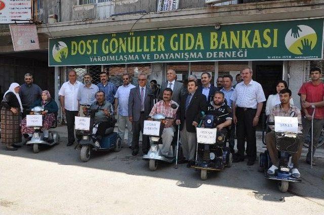 Sorgun Dost Gönüller Derneği'nden Engellilere Akülü Araba