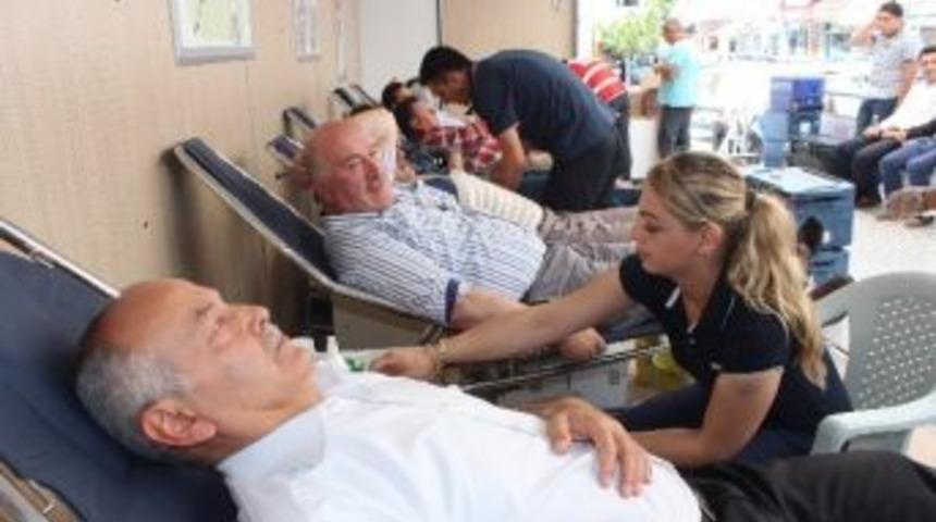 Beyşehir'de Ak Parti İl&ccedil;e Teşkilatı Kan Verdi