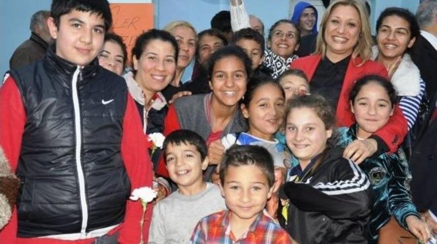 Urla&rsquo;da 200 Roman Aileye Konut Ve İş M&uuml;jdesi